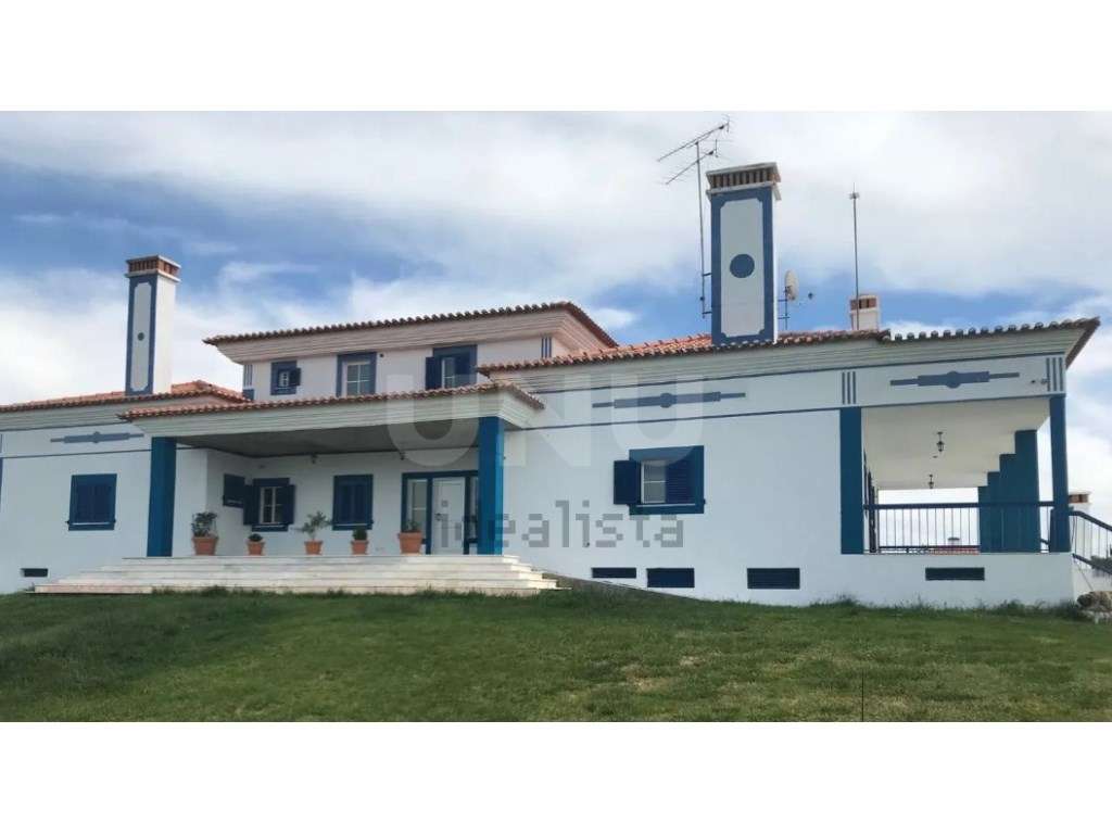 Quinta com 4,8 hectares e casa T9 em Vila Nova da Baronia-11