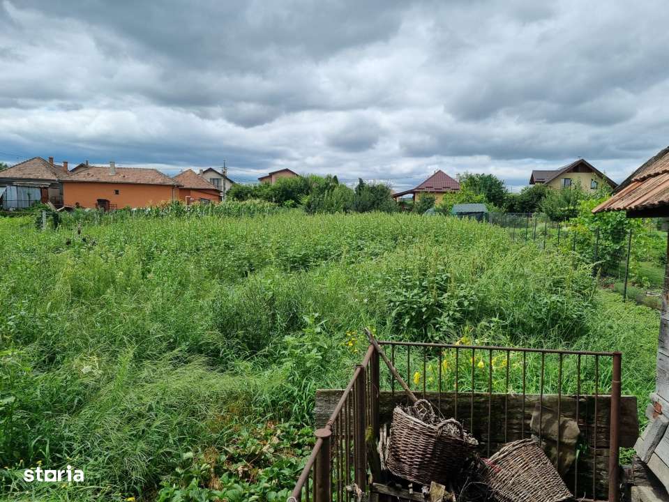 Teren generos 1411 mp cu casa veche si utilitati, zona centrala-1
