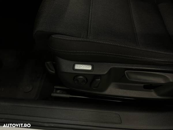 Volkswagen Passat 2.0 TDI DSG Comfortline - 24
