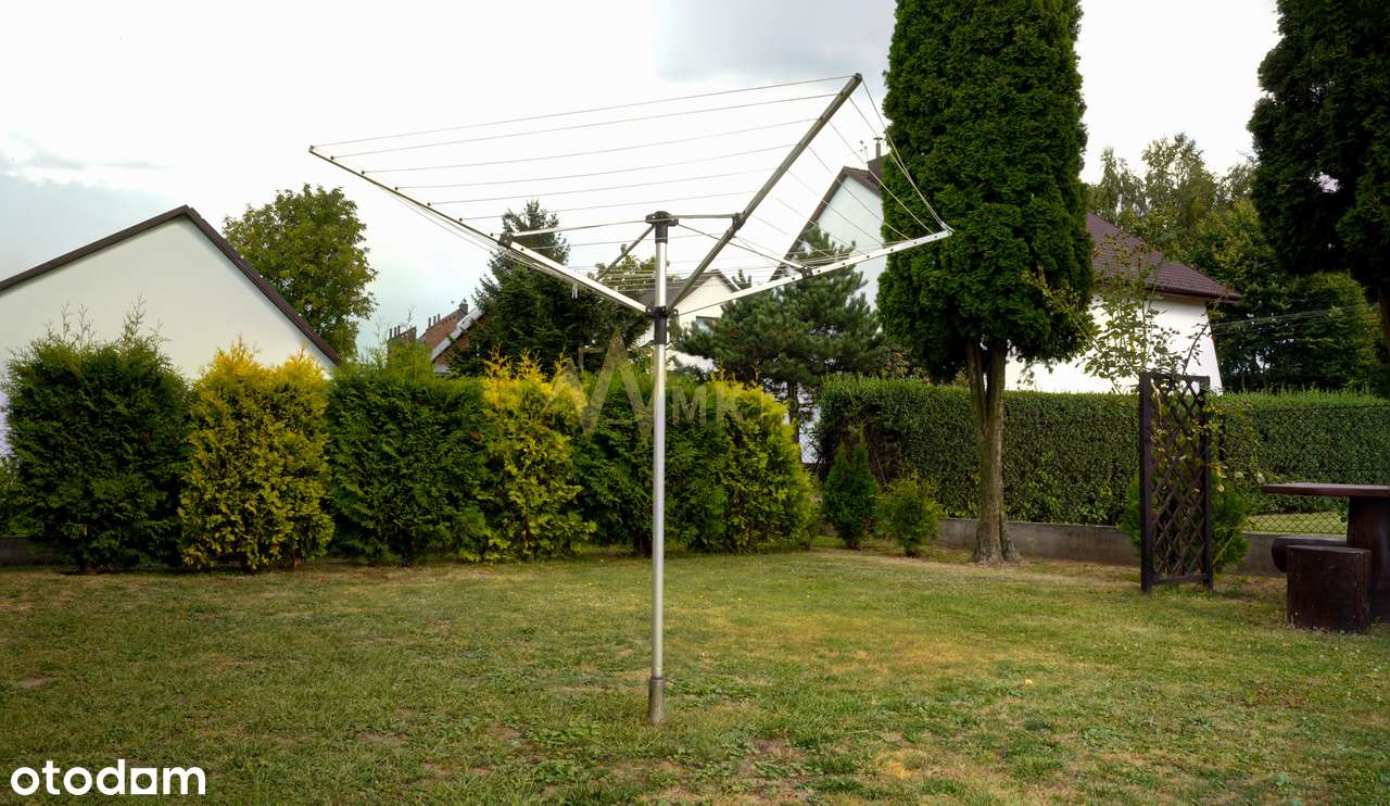 KOMFORTOWY DOM Z OGRODEM I 3 GARAŻAMI!-12