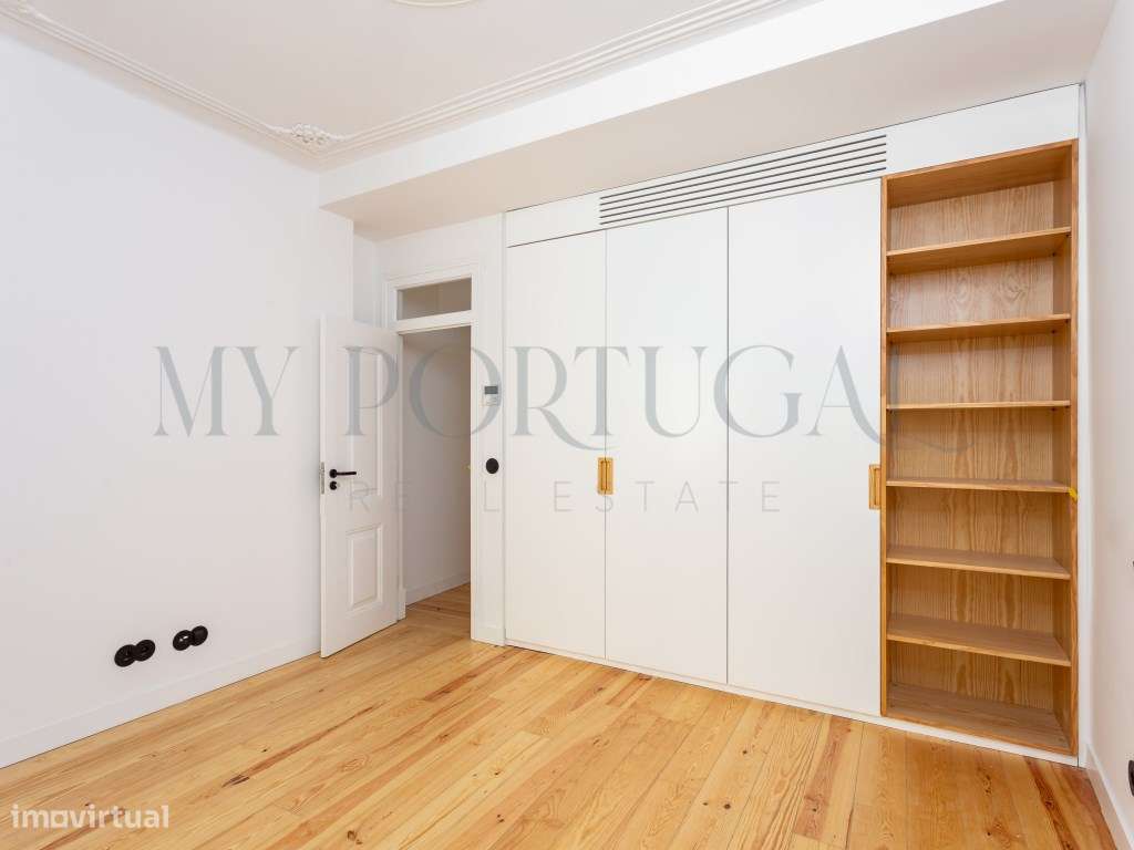 Conforto Urbano num T1 totalmente remodelado com varanda no coração...-18