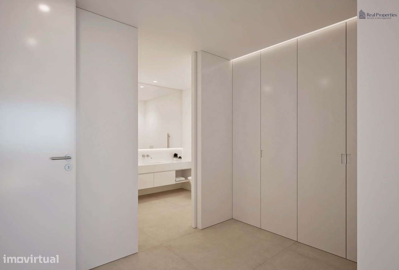 Moradia T4 de Luxo com Vistas Deslumbrantes, a 300m da Praia do Camilo - Grande imagem: 5/30