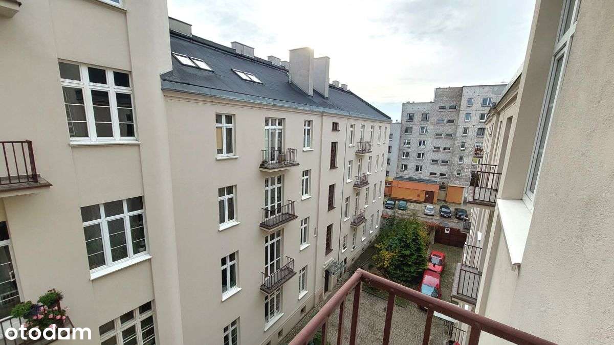 Kamienica pod Atlasami, winda, dworzec-10