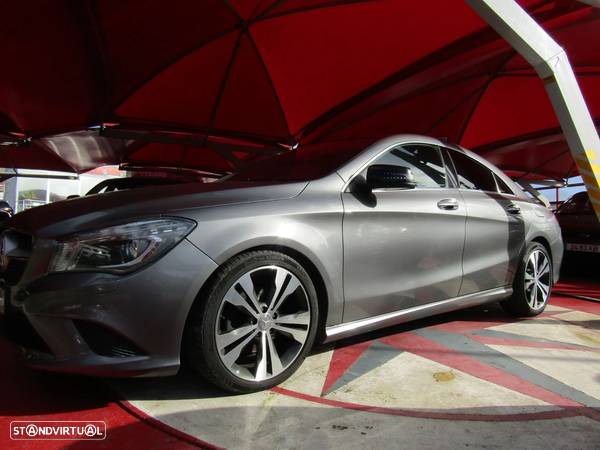 Mercedes-Benz CLA 220 CDI 7G-DCT AMG Line - 18