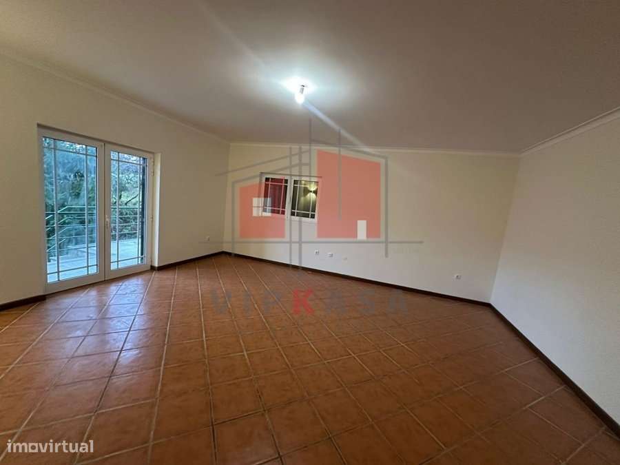 Moradia V3 com 1070 m2 de Terreno-4