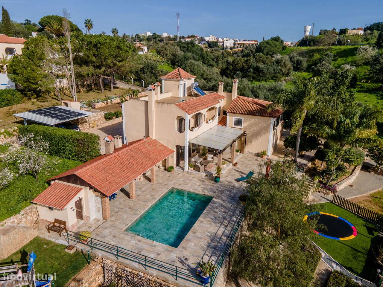 REFÚGIO EXCLUSIVO NA PENINA COM PISCINA, JARDIM E TERRENO - Grande imagem: 2/56