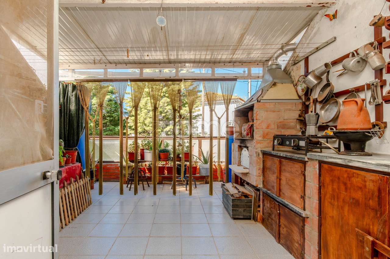 Moradia T1 + 1 Azambuja com Espaço Comercial-0