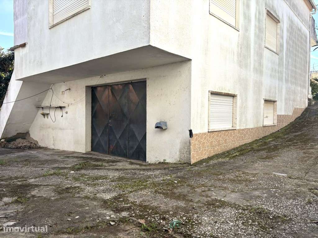 MORADIA PARA RECONSTRUÇÃO - GRANDE POTENCIAL DE VALORIZAÇÃO

Rua ...-12