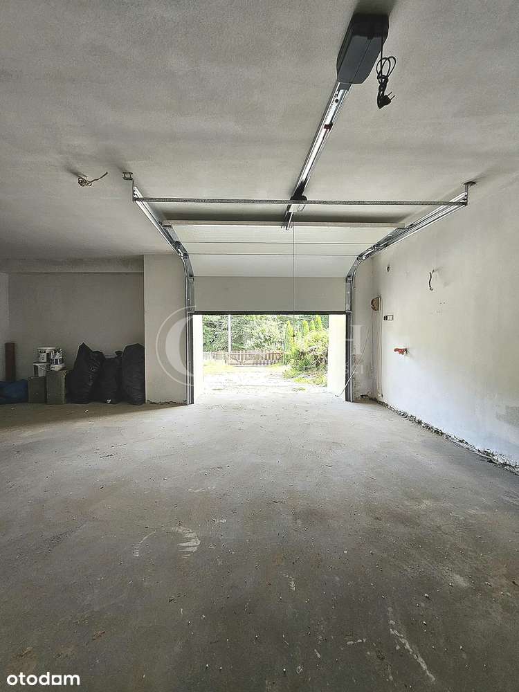 Przestronny dom w malowniczej okolicy.-12