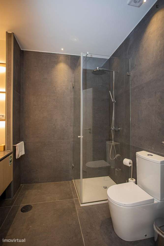 Apartamento com 1 quartos - localizado em Sé Porto - Grande imagem: 5/23