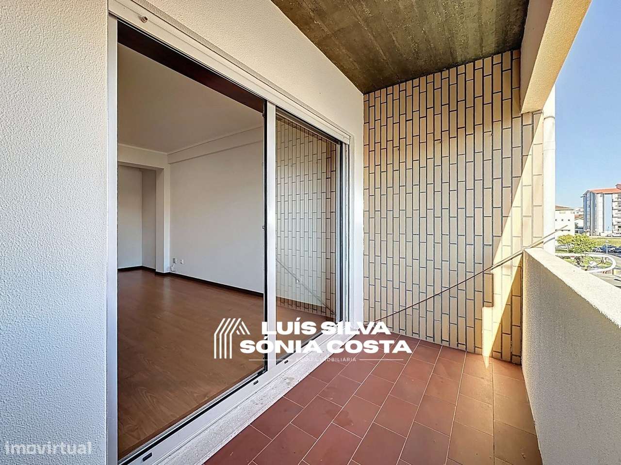 Apartamento T2 Remodelado c/ Varandas, Garagem & Elevador - Centro...-7