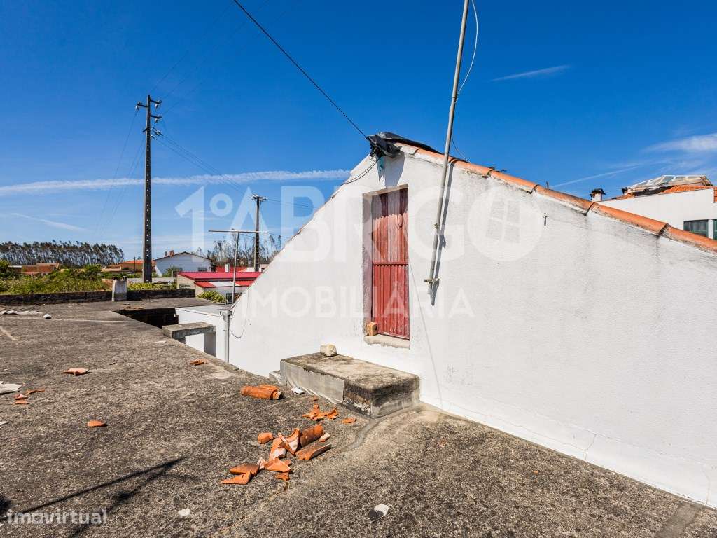 Moradia T2 com Terreno - (Imóvel sem licença de utilização, escritu...-19