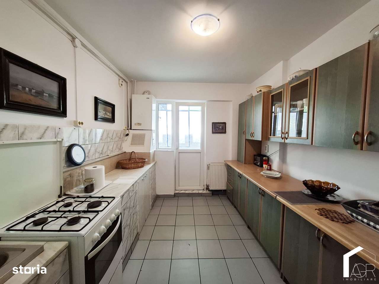 Apartament cu 2 camere, decomandat, confort 1, zona Republicii - Imagine principală: 4/10
