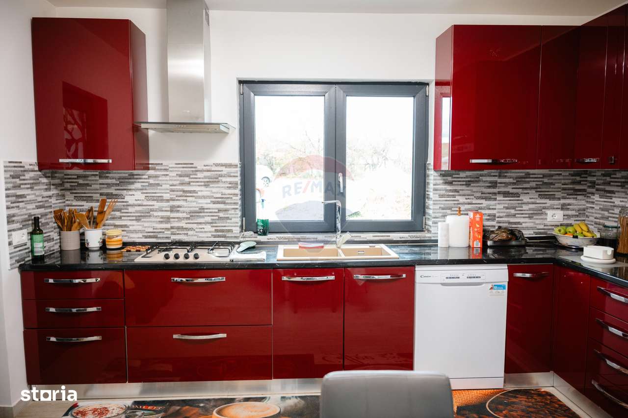 Casă / Vilă cu 5 camere de vânzare-1