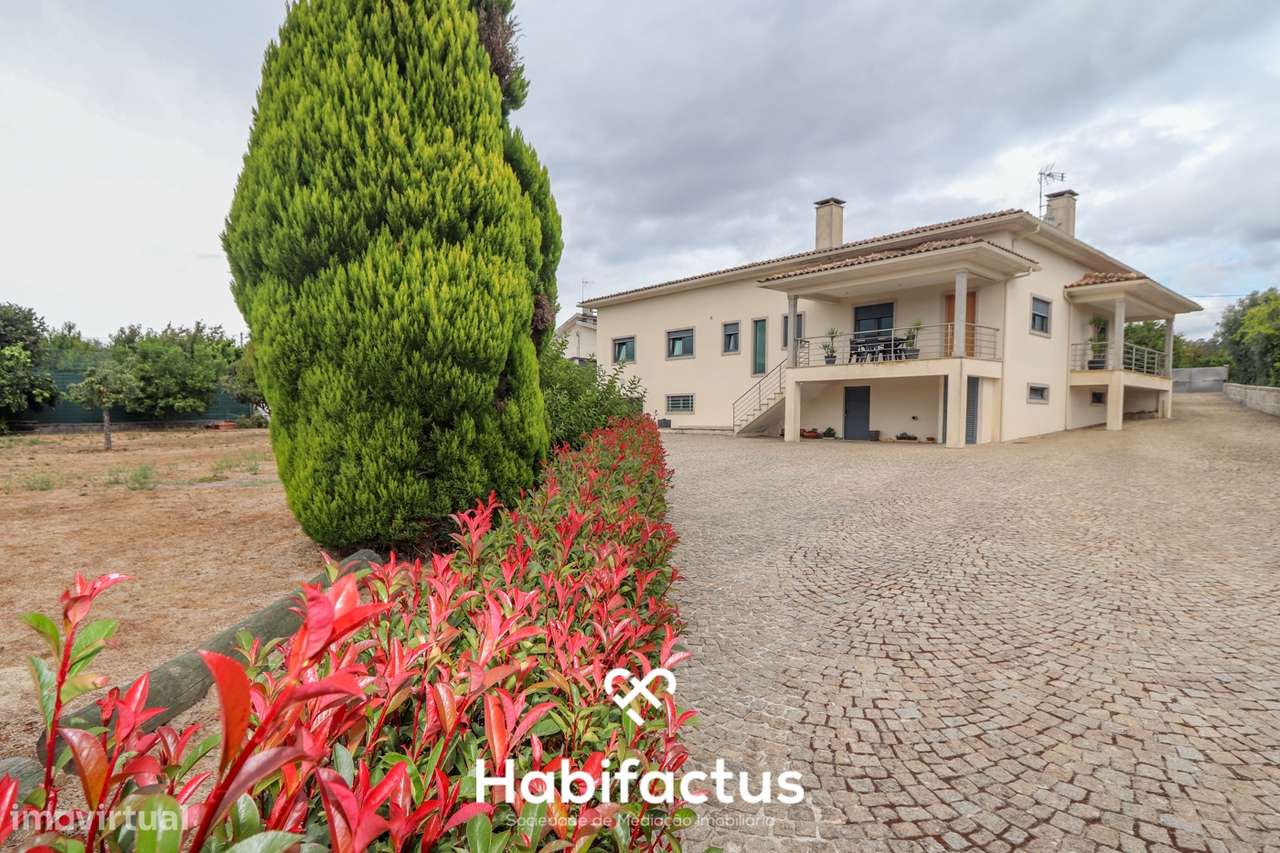 Moradia V4 Isolada com Jardim e Vista Panorâmica – Em Couto de Cima- V-23