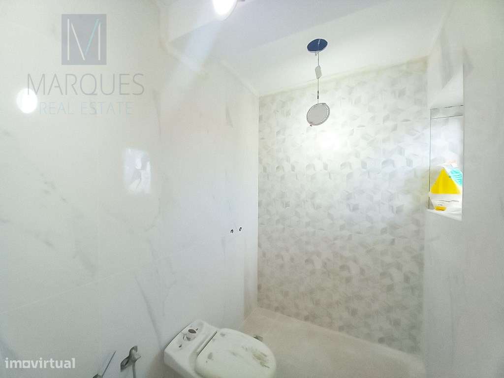 Apartamento T4 no Laranjeiro-12