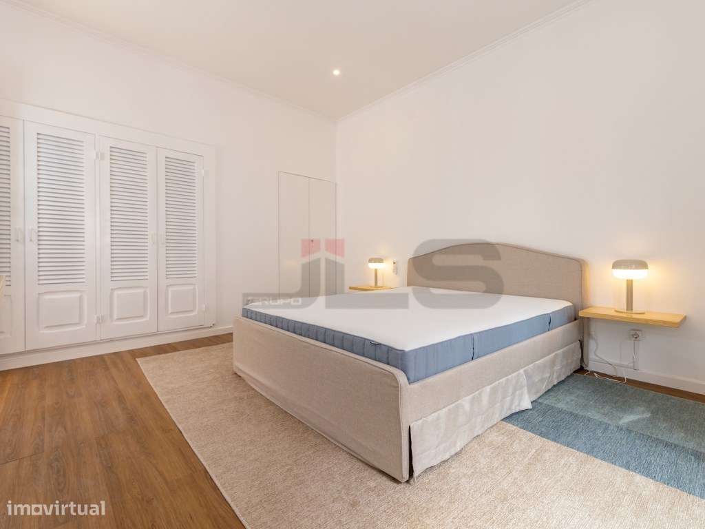 Moradia V4 com Apartamento T1 Anexo, Totalmente Remodelada - Centro...-26