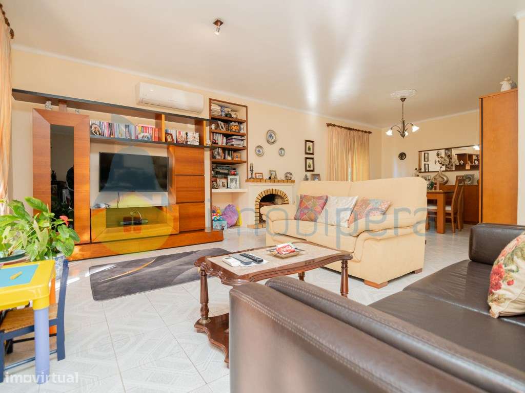 NAO PERCA ESTA GRANDE OPORTUNIDADE! FABULOSA MORADIA V3 DE GRANDES ...-4