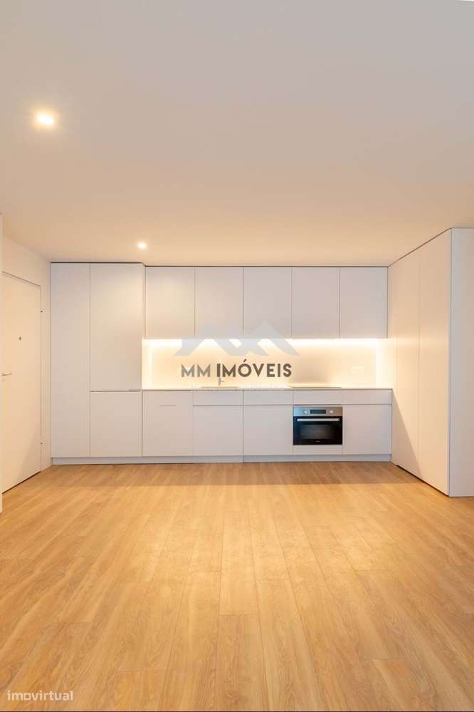 Apartamento T2 | Nova Construção | Varanda | Garagem | Campanhã| Espaç-8