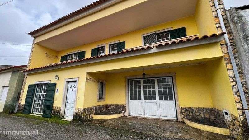 Moradia Em Pereira Do Campo