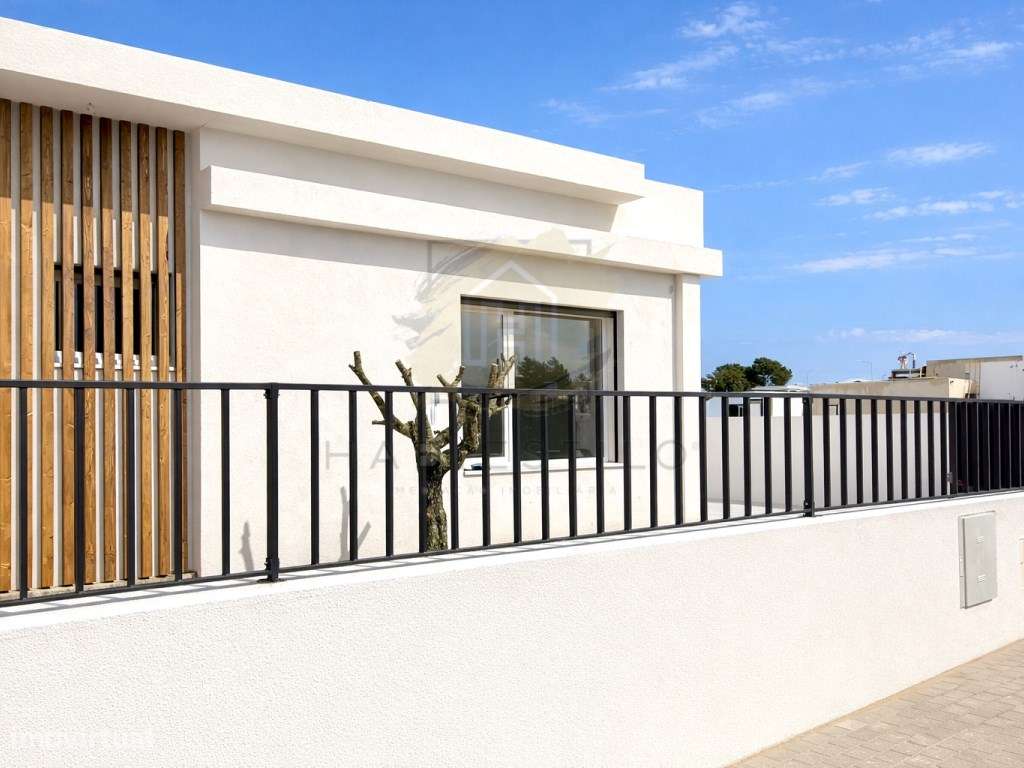 Moradia isolada em construção v3 - Grande imagem: 2/45