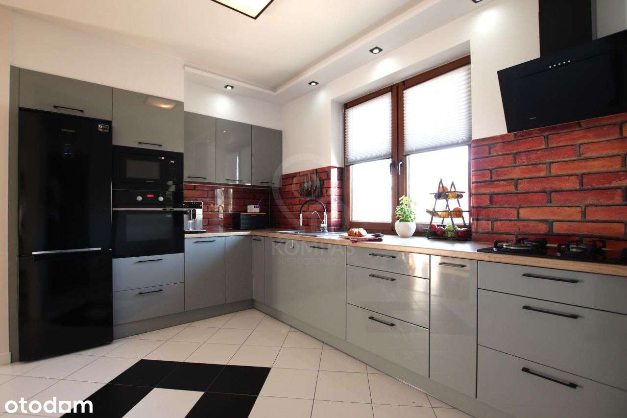 Dom z 2018r + garaż Do Wejścia - 500m do Pkp-6