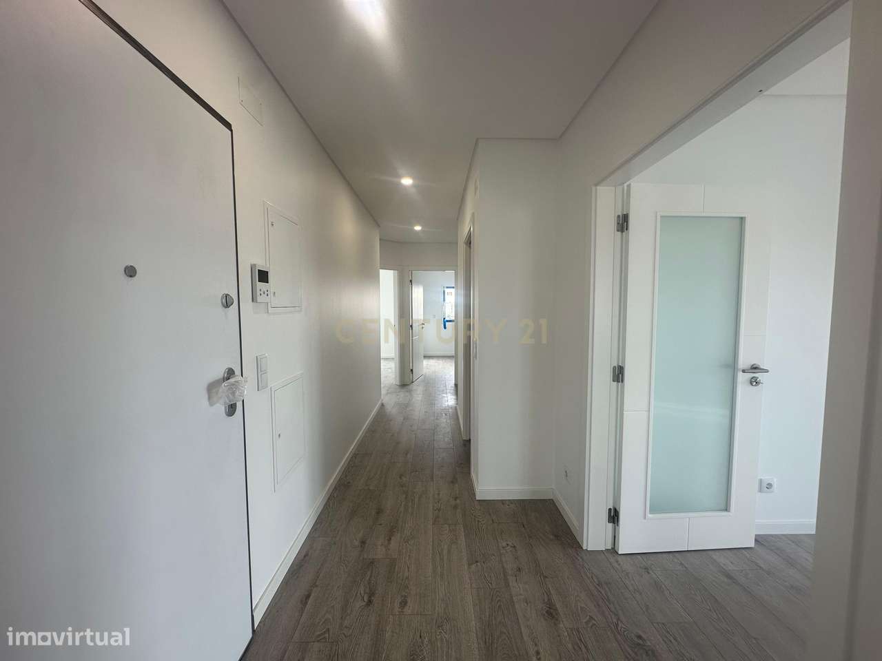 T3 Tires - 3 parqueamentos e arrecadação-28