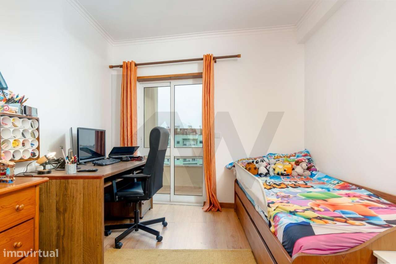 Apartamento T2 com elevador, varandas, arrecadação e Vista Fantástica-17