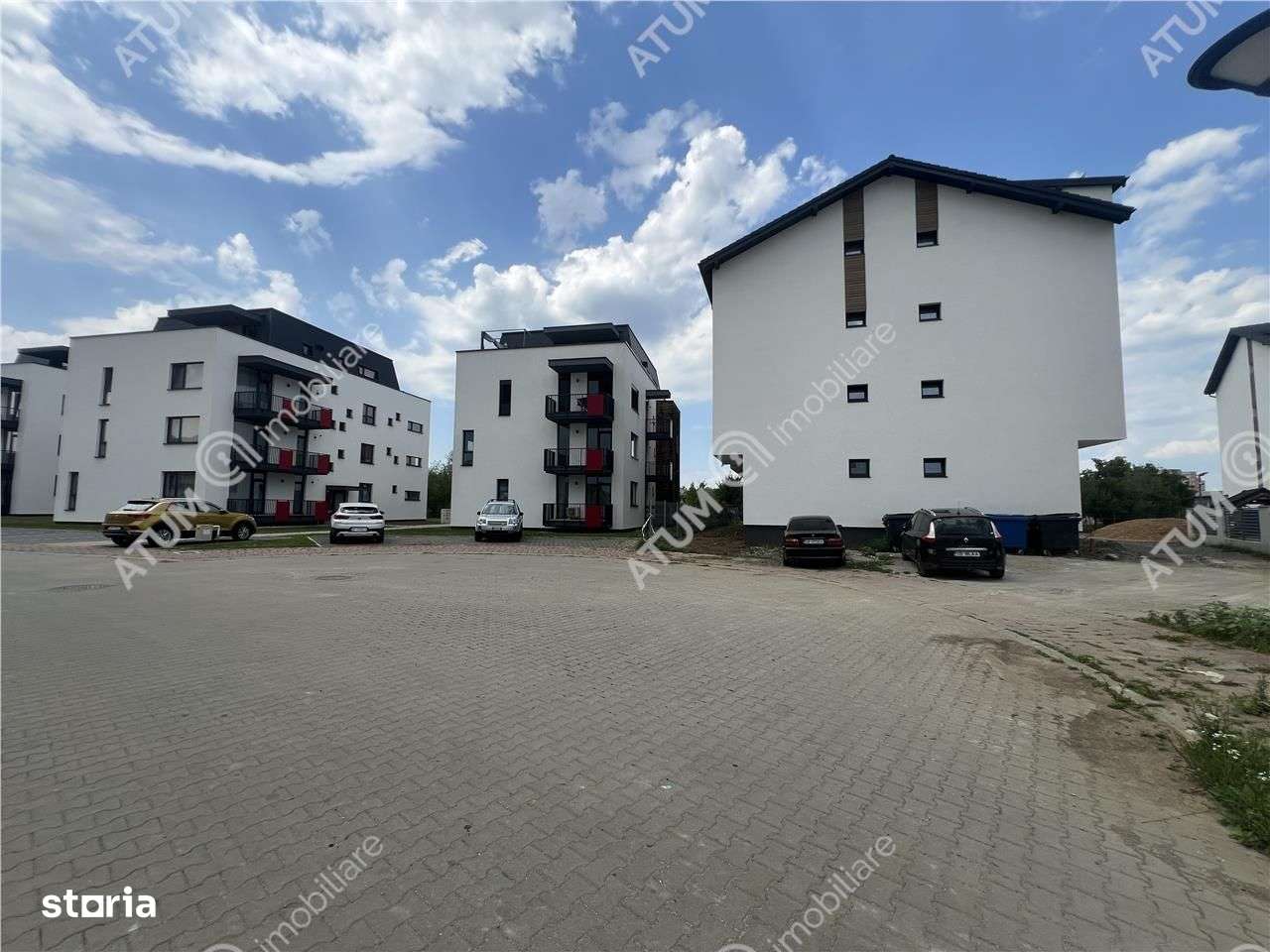 Apartament cu 3 camere decomandate si balcon situat in Selimbar - Imagine principală: 2/9