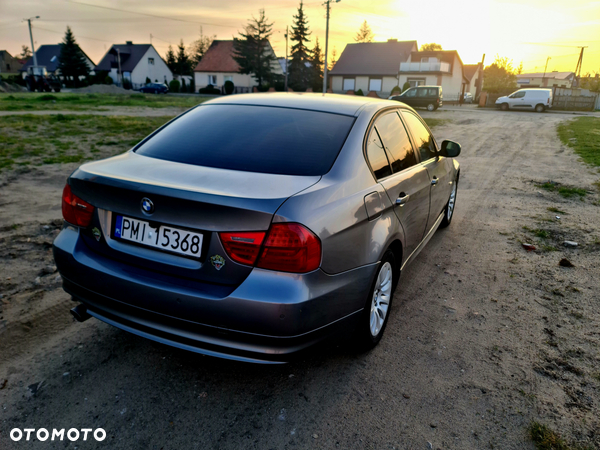 BMW Seria 3 318d DPF Edition Lifestyle - 6