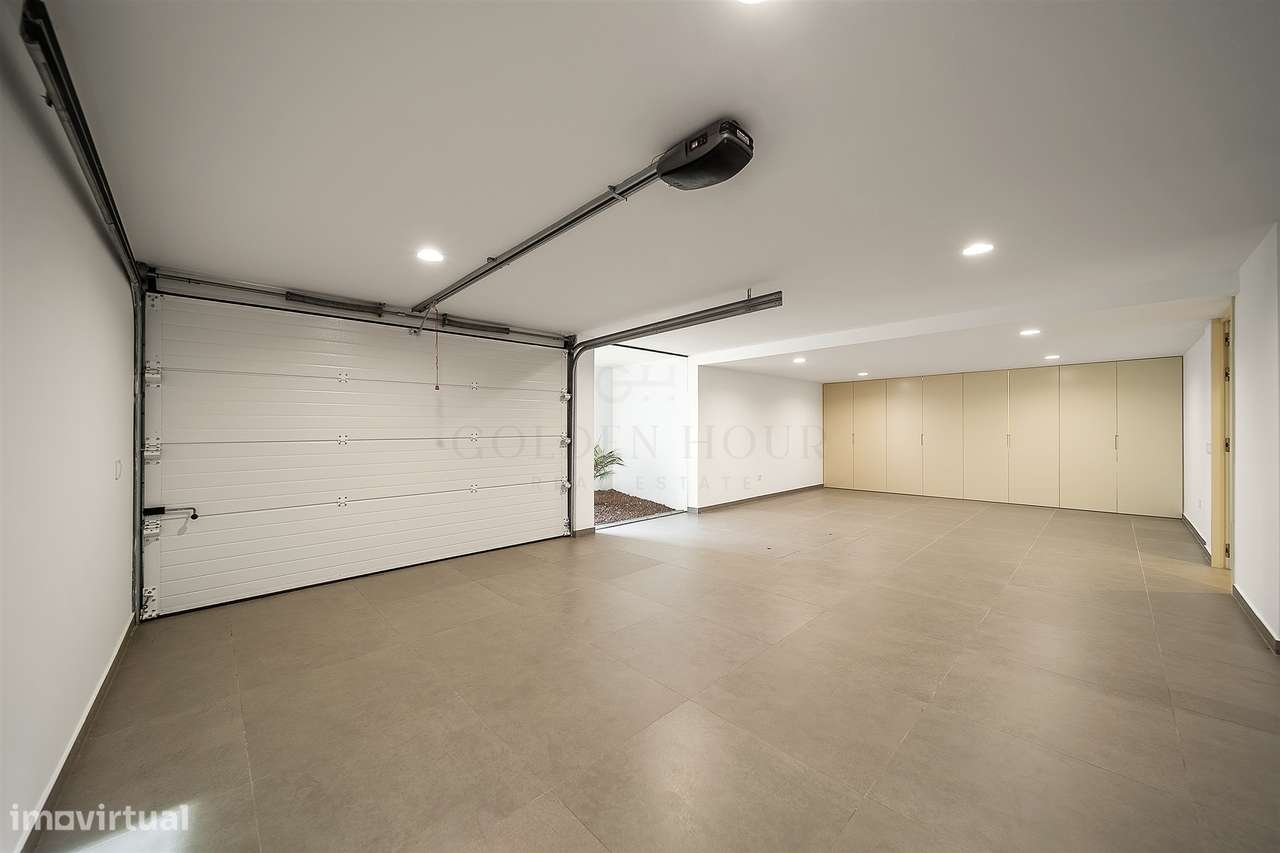 Moradia T4 de Luxo em Canidelo com Vista Mar | Golden Hour Real Estate-15