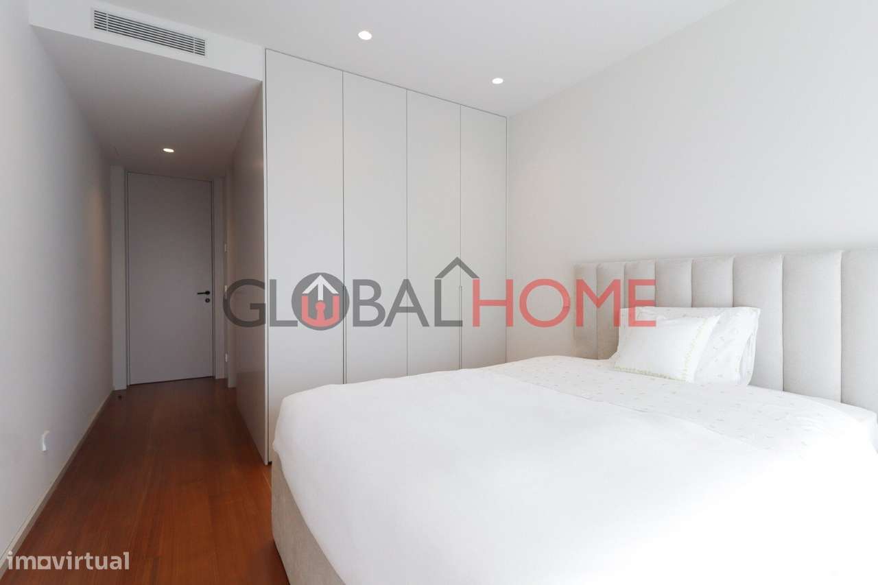 Moradia T5 com piscina na Quinta das Luzes-30