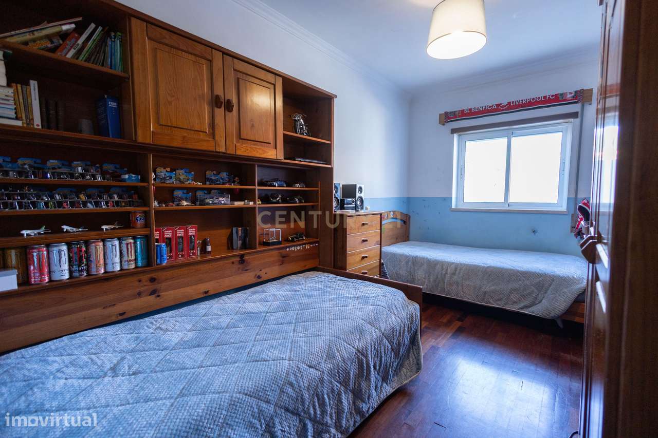 Apartamento T3 com 2 Suites e Terrço-Minde-14