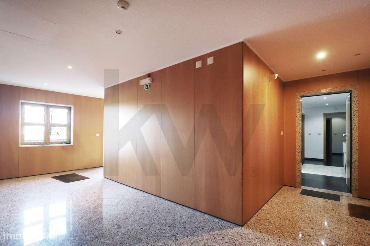 Fantástico Apartamento T2 com Garagem e Terraço Privativo - Grande imagem: 4/34