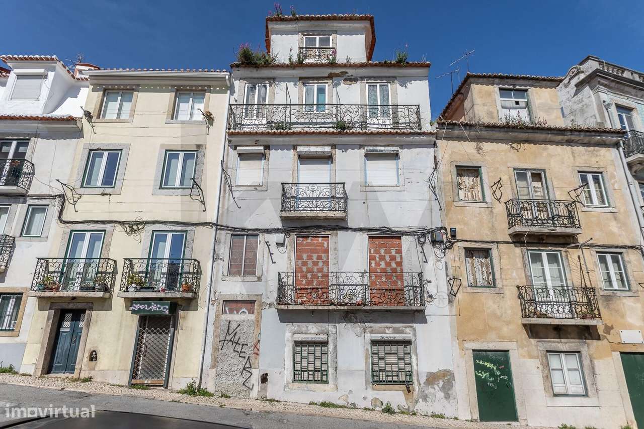 Predio Para Reabilitacao Junto Ao Miradouro Da Graca Elevado Pote