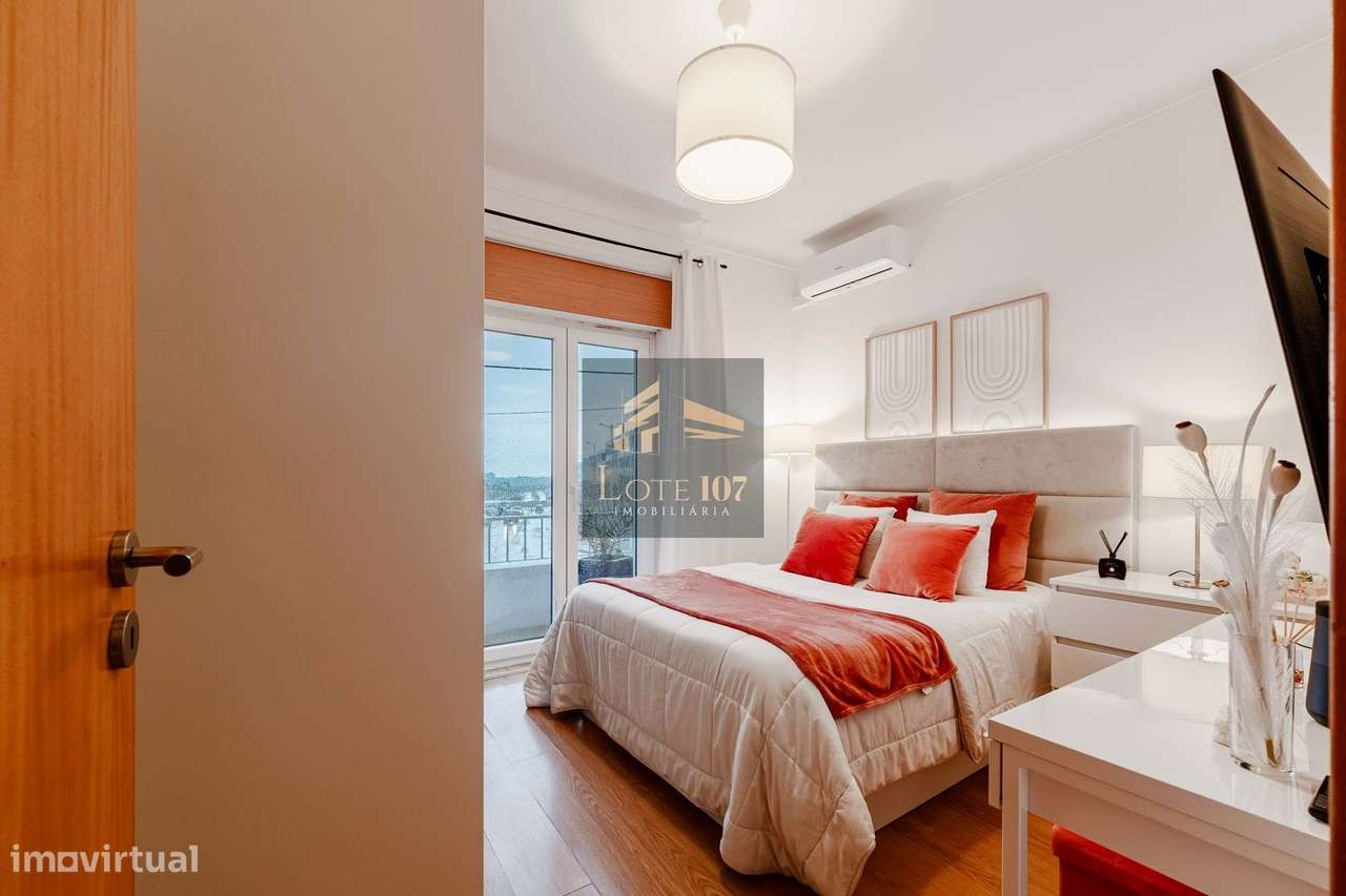 Apartamento T2 Remodelado em Pinhal Novo-18