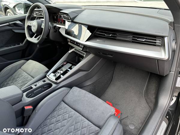 Audi RS3 TFSI Quattro S tronic - 24