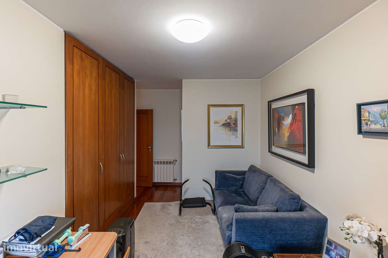 T2 no Último Piso | Condomínio Privado com Piscina | Vista Mar-11