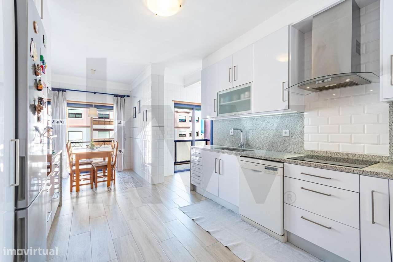 EXCELENTE T3 | PARCIALMENTE RENOVADO | QUINTA GRANDE - Av. dos Moinhos-26