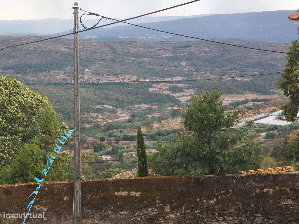 Moradia com vistas para a Serra da Estrela. Fantástica oportunidade!-24