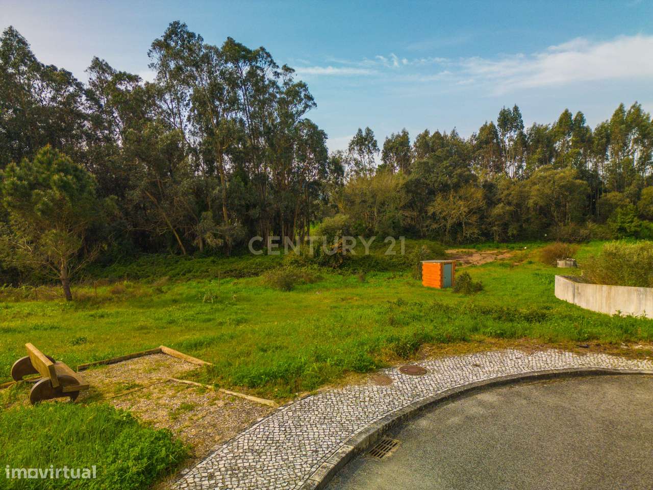 Lote de terreno com 646 m² situado em Casais da Areia, A-dos-Negros.-14