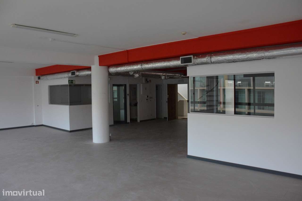 Escritório Amplo e Luminoso para Arrendamento em Picoas - Grande imagem: 5/60
