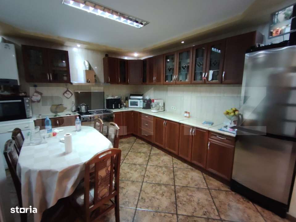 Vila Craiova P+1+M, 317 mp utili si curte de 980 mp - Imagine principală: 4/16