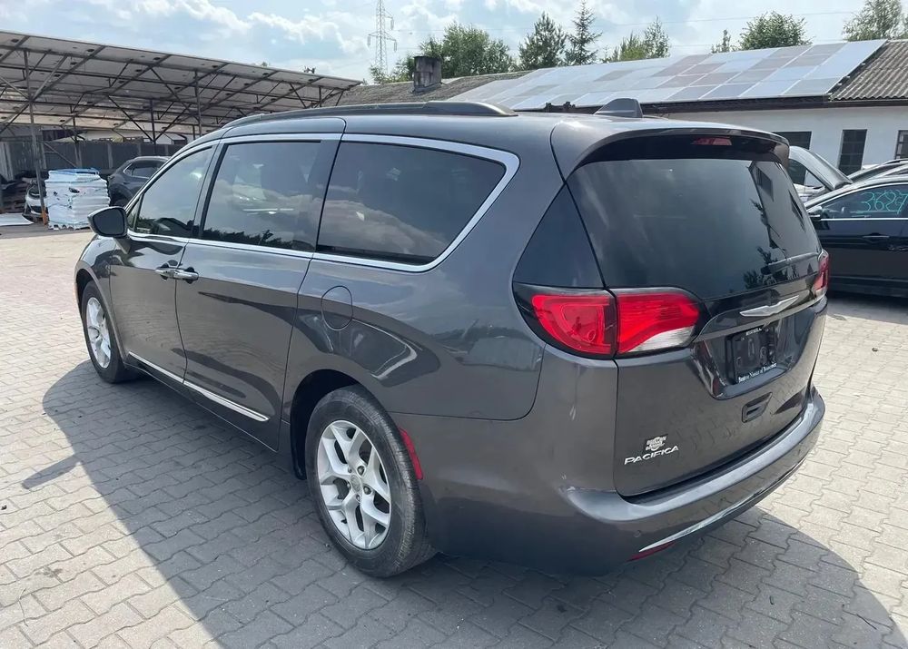 Chrysler Pacifica 2017