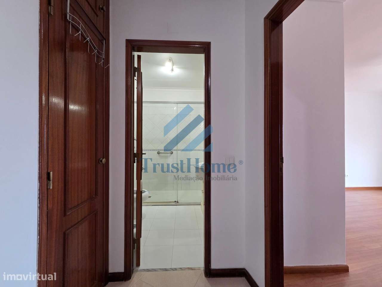 T2 em Fitares com 130m2 e garagem a 9 min. da estação-17