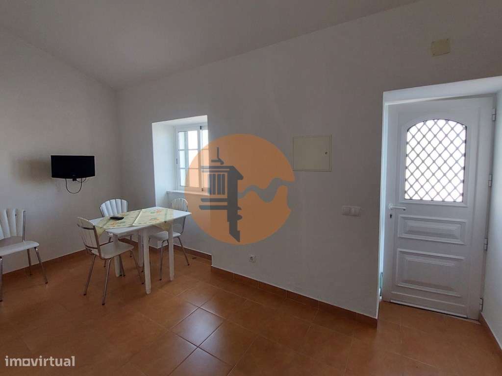 Casa Térrea T1 Zona calma totalmente renovada. Arrendamento de Outu... - Grande imagem: 4/8