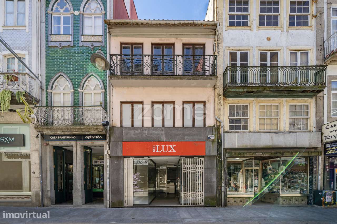 Prédio para recuperar na rua do Souto - Braga - Grande imagem: 2/50