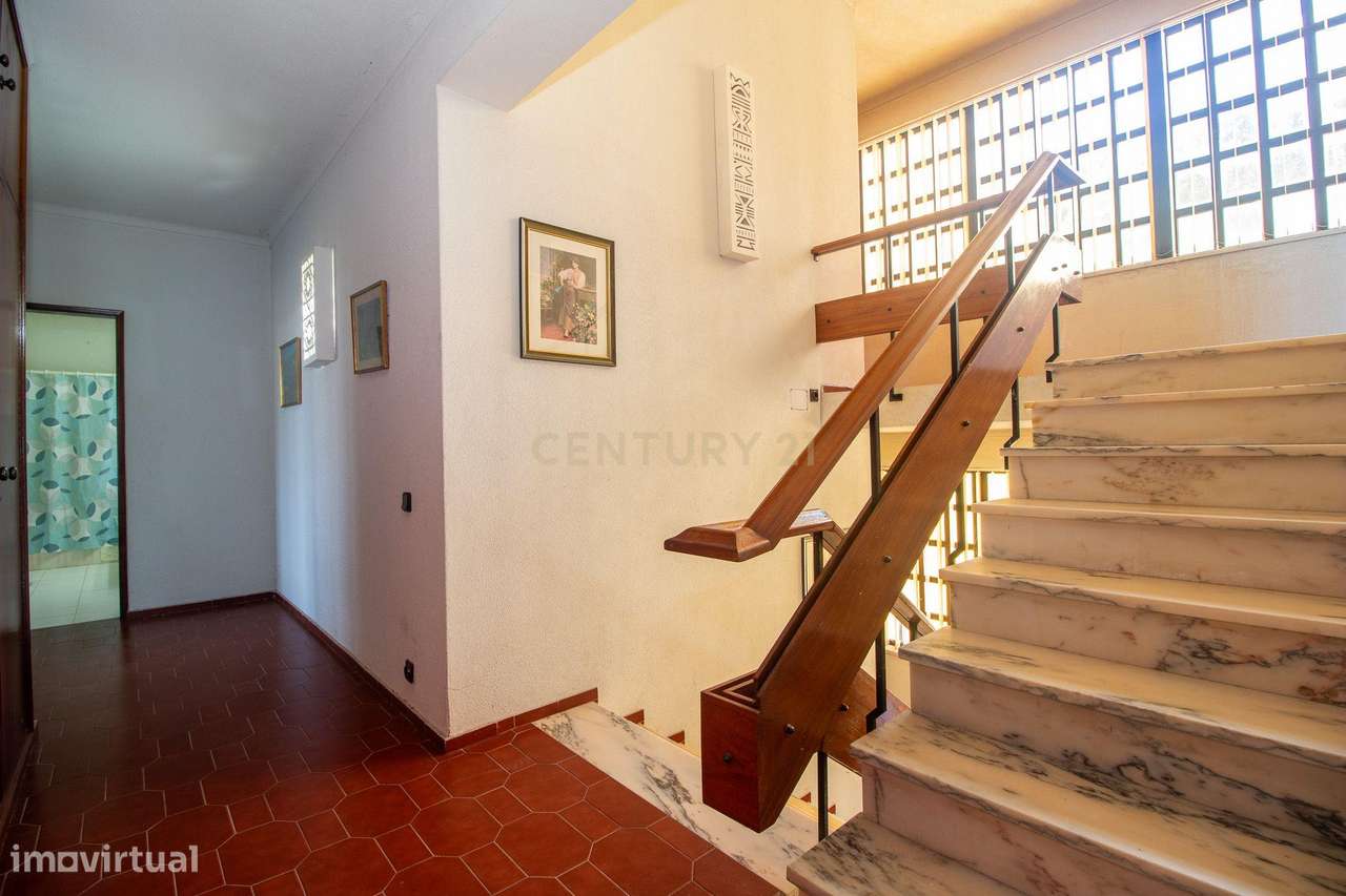 Magnífica Moradia de 13 assoalhadas à Venda no Linhó / Sintra-25