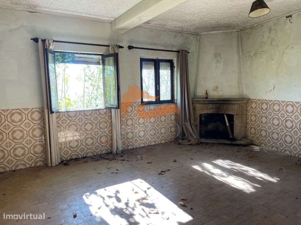 Casa com 3 quartos e terreno de 1000m2 em Santa Ovaia-Oliveira do H... - Grande imagem: 5/28