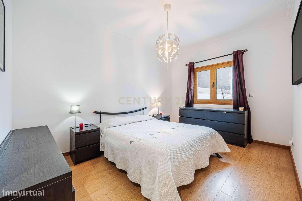 T2 em Caneças com Terraço,  logradouro  e 2 Parqueamentos-15